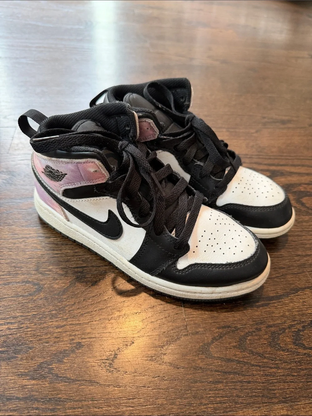 Nike Girls Air Jordan Black and White High-Top Sneakers Size 2.5